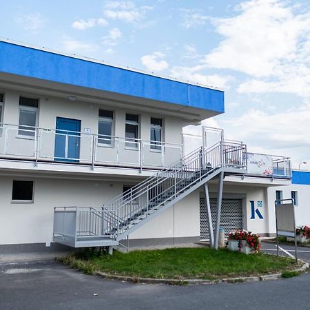Ubytovna A Cykloubytovna Koupaliste Kadan Luaran gambar